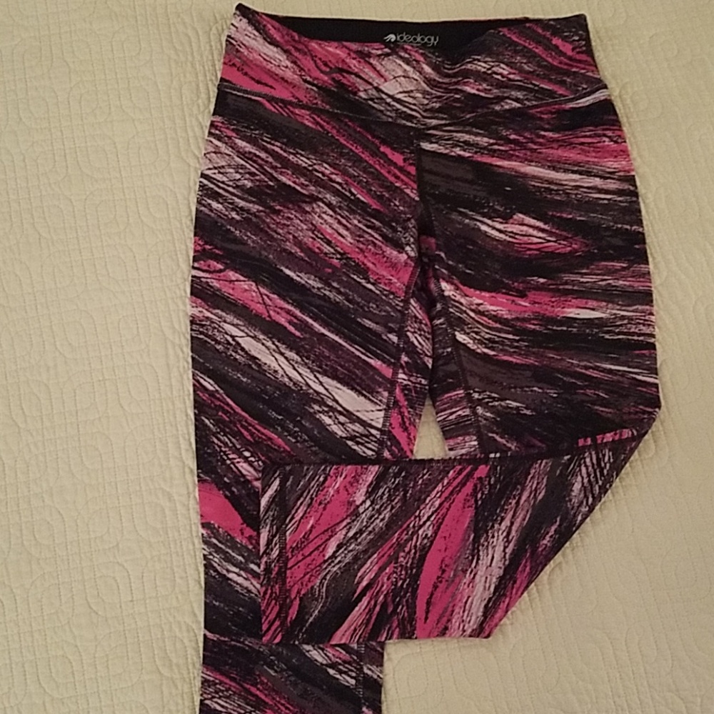 IDEOLOGY work out gear.  Sz.S.